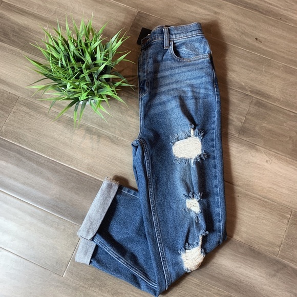 Fashion Nova Denim - ✨HP✨ 👑I Got It From My Mama💅🏾Distressed Jeans👖